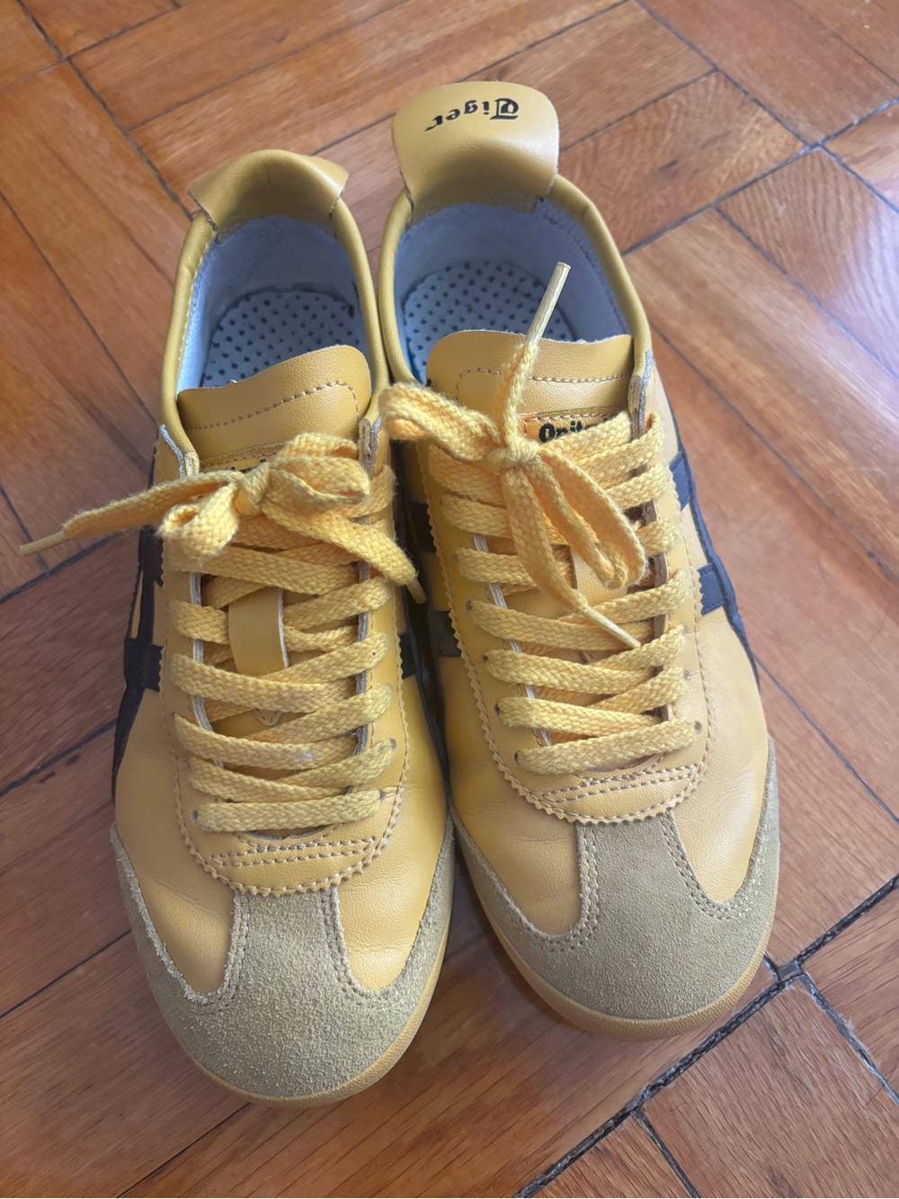Onitsuka Tiger by Asics Yellow and Black Men's Sneakers Size 6.5M/8W